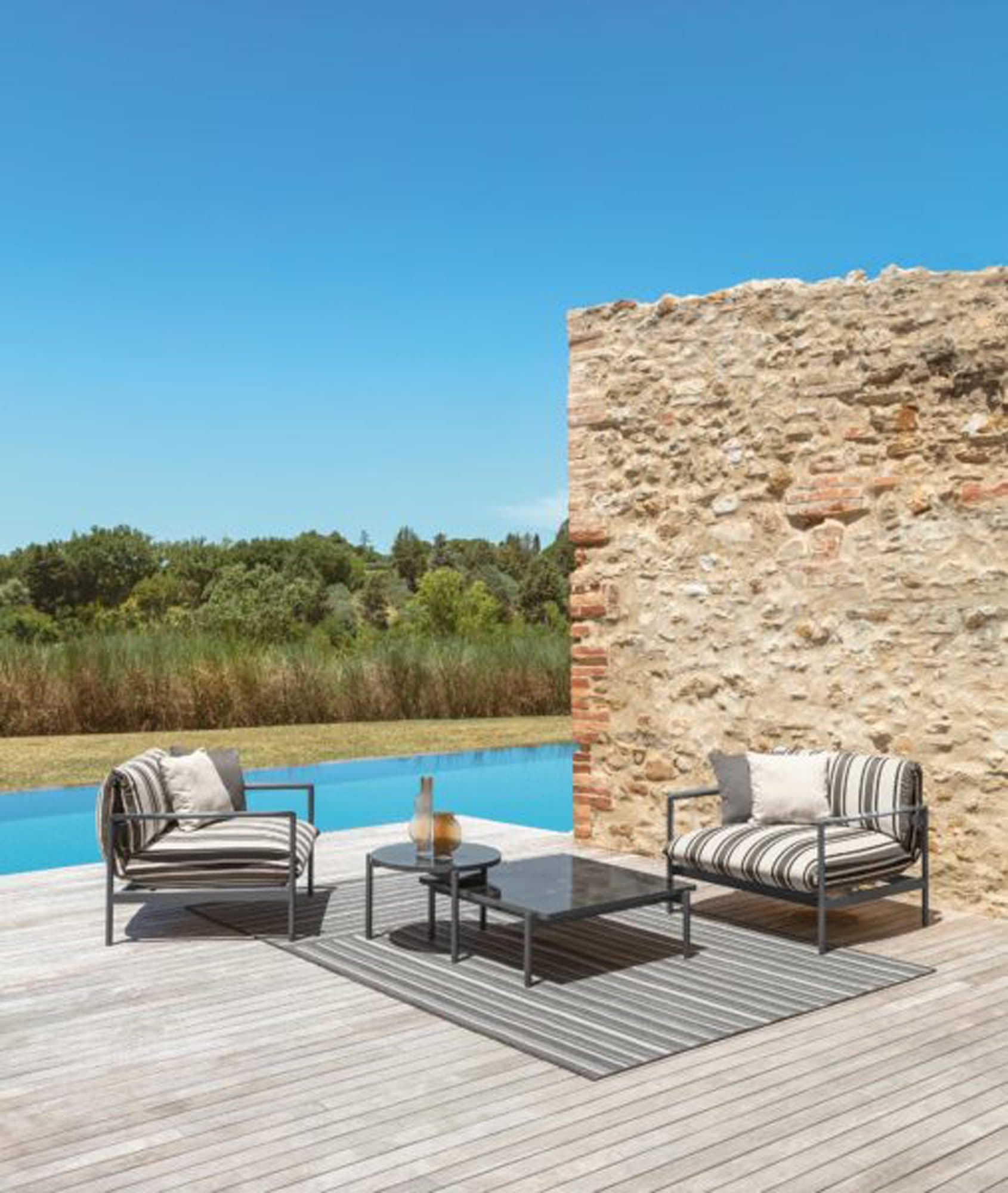 Nalu Outdoor Table 95 x 95
