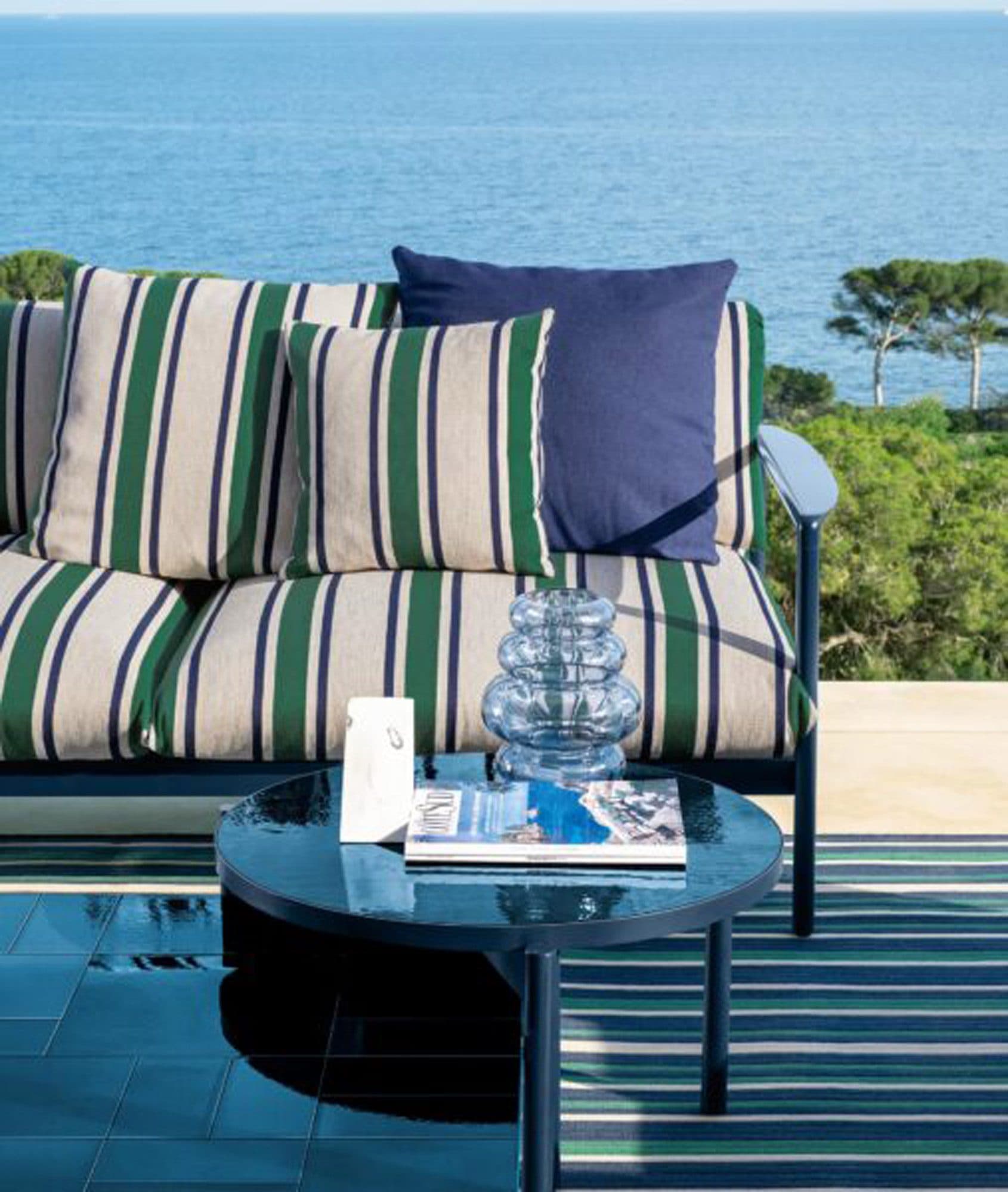 Nalu 2 Seat Outdoor Sofa